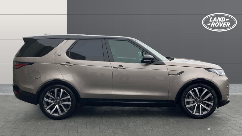 Land Rover Discovery 3.0 D300 Dynamic SE 5dr Auto Diesel Station Wagon